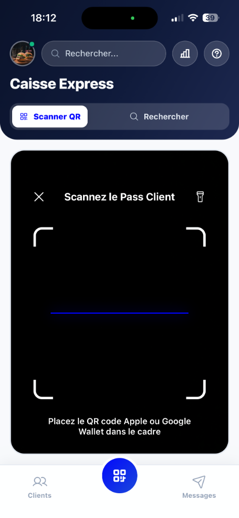 Scan d'une carte de fidélité en caisse avec l'application Fidelperk